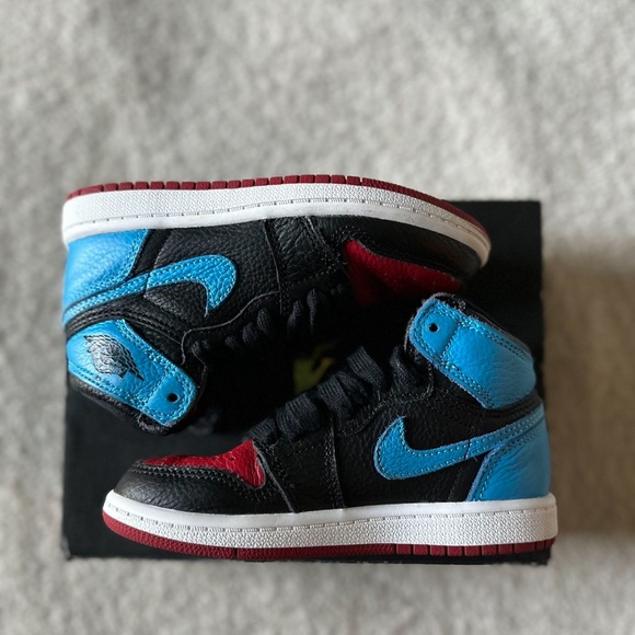 Air Jordan 1 Retro High OG ‘NC to Chi’ PS - Picture 3 of 7